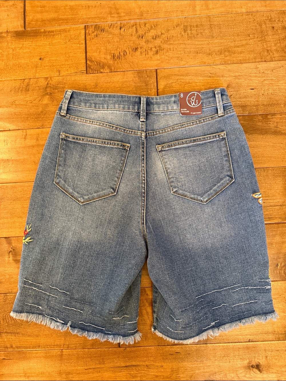 DRIFTWOOD (dw) Brielle Bermuda Embroidered Shorts - Picture 9 of 12